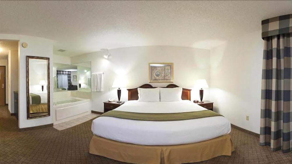 Holiday Inn Express & Suites Alliance By Ihg Exterior photo