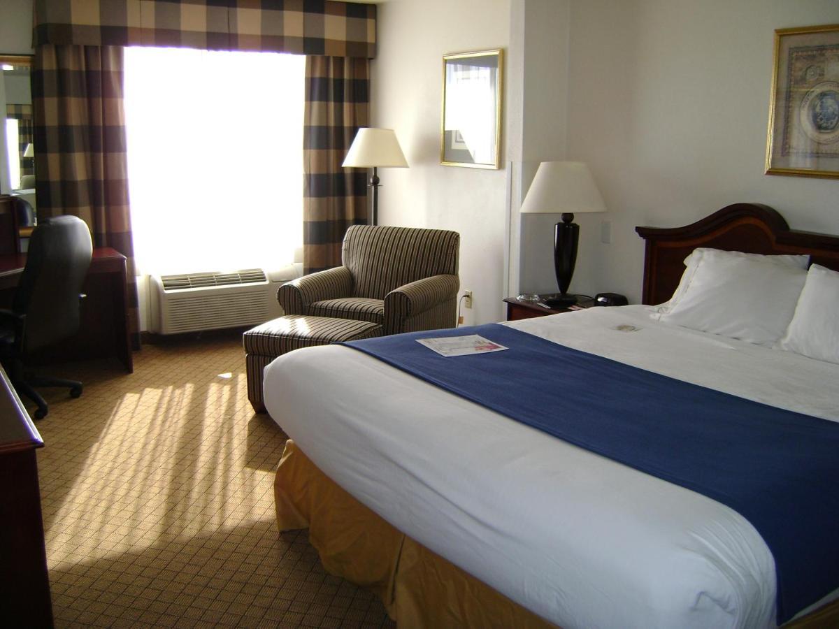 Holiday Inn Express & Suites Alliance By Ihg Exterior photo