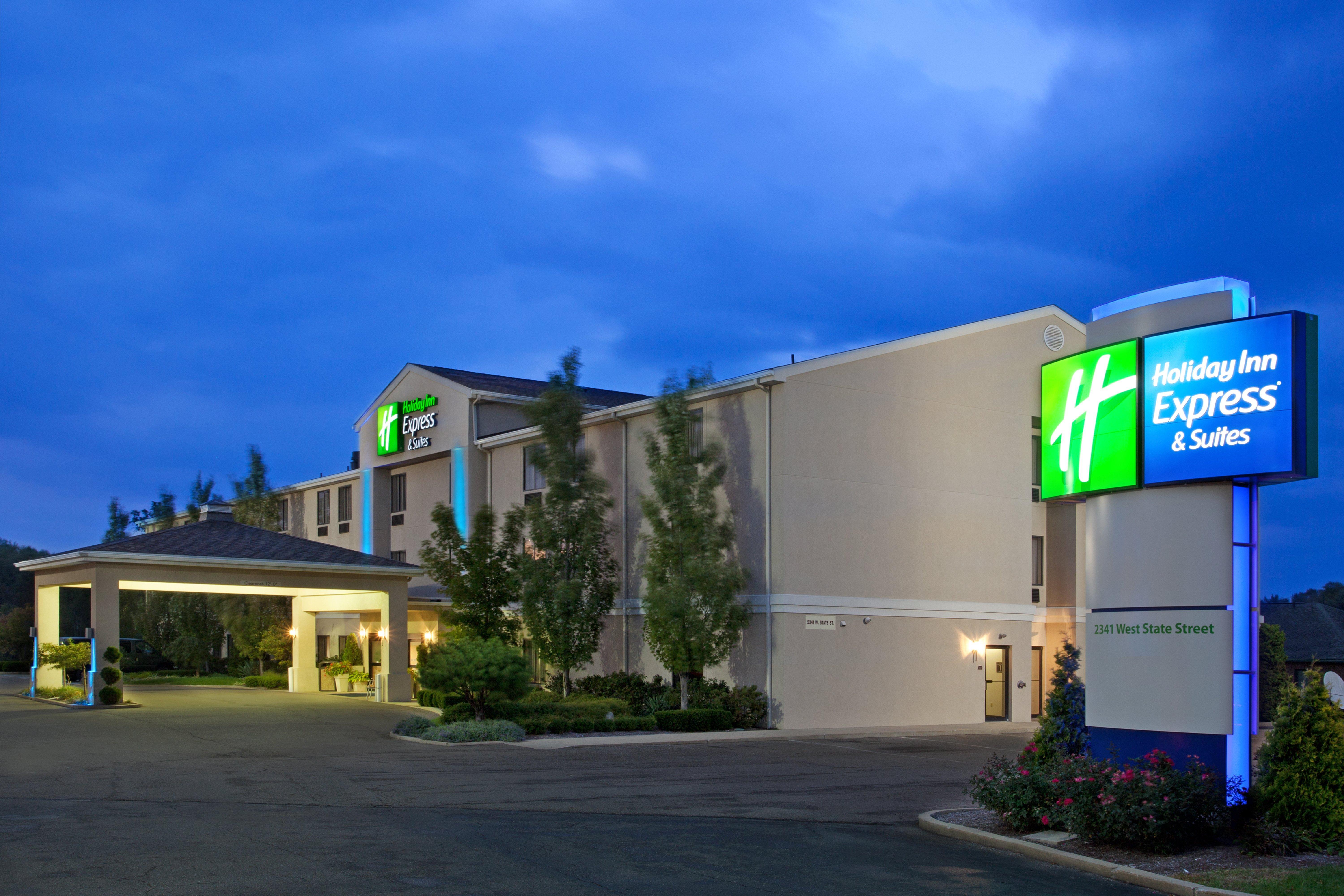 Holiday Inn Express & Suites Alliance By Ihg Exterior photo