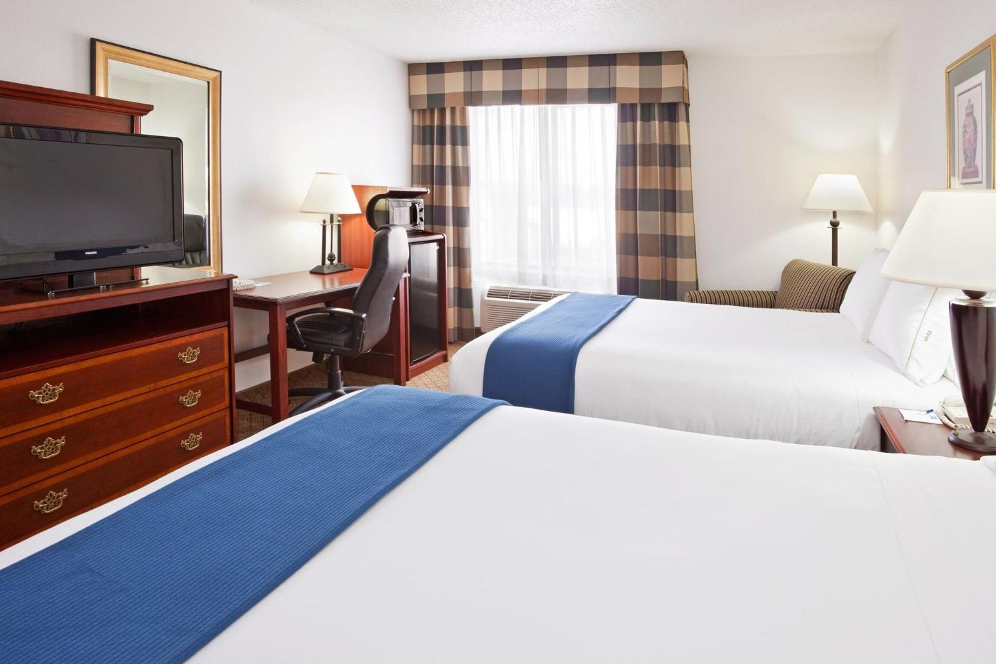 Holiday Inn Express & Suites Alliance By Ihg Exterior photo