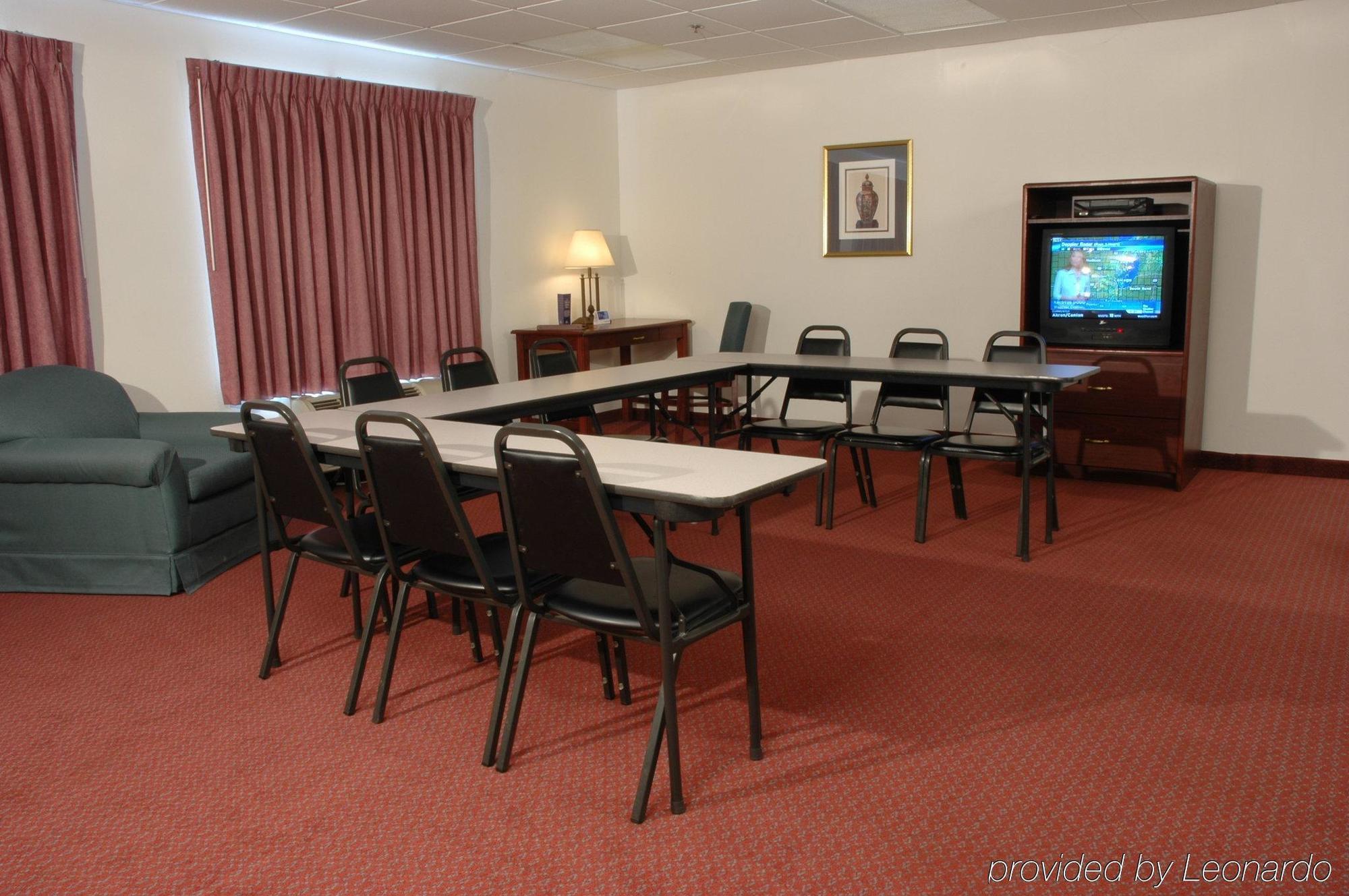 Holiday Inn Express & Suites Alliance By Ihg Facilities photo