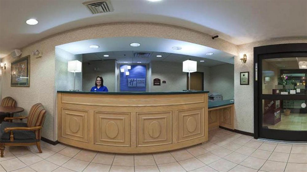 Holiday Inn Express & Suites Alliance By Ihg Exterior photo